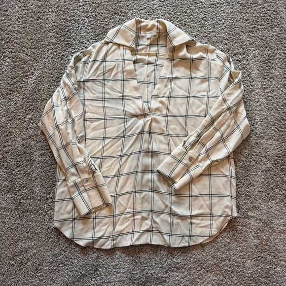 VINCE Long Sleeve V-Neck Blouse Size M - Picture 3 of 9